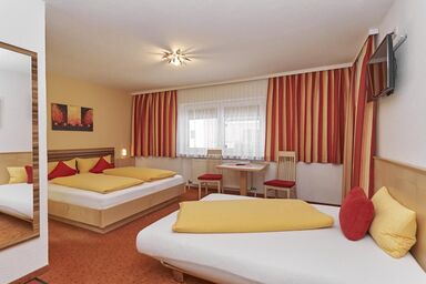 Haus Sonnschein - Doppelzimmer mit Zustellbett