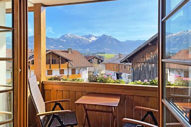 Alpenkönig - Ferienwohnung mit Bergblick, Balkon und WLAN