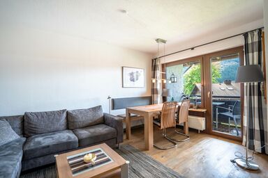 Hirschberg - Ferienwohnung mit Bergblick, Balkon und WLAN