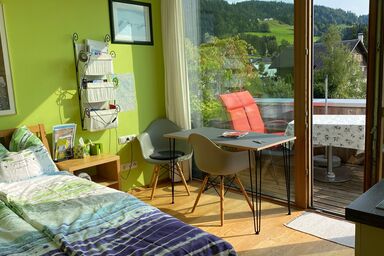 Panorama-Gästestudio im Penthouse: Privatbad, Balkon & Küche - Gästestudio innerhalb Privat-Penthousewohnung