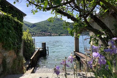 3.5-Zi.-Ferienwohnung mit privatem Seeanstoss