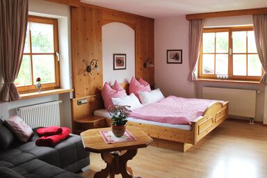 Schmuckhäusl - Ein-Raum-Ferienwohnung 37qm, Dusche/WC, Küche, Balkon