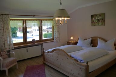 Ferienwohnungen Winkler in Frasdorf - Fewo Hochries 1-3 Personen, 46m², Balkon, 1 Schlafzimmer, Wohnküche, TV, W-LAN