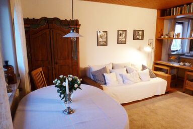 Ferienwohnungen Antl - Ferienwohnung Südwest, 45 qm Obergeschoss, 1 Wohnzimmer, 1 separates Schlafzimmer