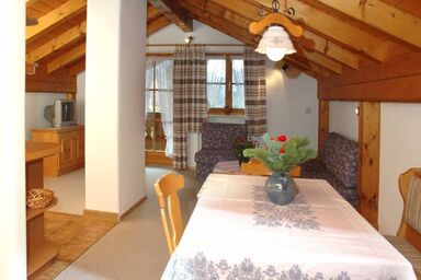 Leiterhof inkl. Chiemgaukarte - Ferienwohnung 80qm, Balkon, Küchenzeile, 1 Schlafzimmer,  und 1 Wohnschlafzimmer