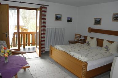 Gästehaus Fewo Augstenlehen - Ferienwohnung für 1-2 Personen, 24 qm, Balkon mit Bergblick