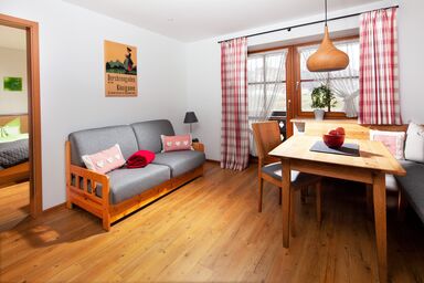 Gästehaus und Ferienwohnungen Egglerlehen - Ferienwohnung 2 Personen, 42 qm, Obergeschoss, 1 separates Schlafzimmer, Balkon