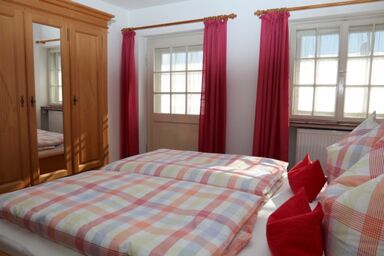 Landhaus Schmid - Ferienwohnung Nr. 2, Jenner, für 1 bis 2 Personen, 40 qm, 1 Schlafzimmer, Balkon