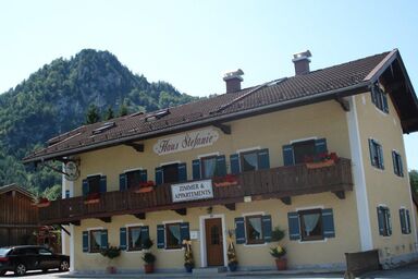 Haus Stefanie - Chiemgau Karte - Ferienwohnung für 4 Personen, 1 Schlafzimmer, Wohnschlafzimmer, 45 qm