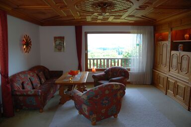 Ferienwohnung Greimelberg - Ferienwohnung 140 qm, 1. Stock, 2 Balkone, 2 Schlafzimmer, Wohnzimmer, Küche, SAT-TV