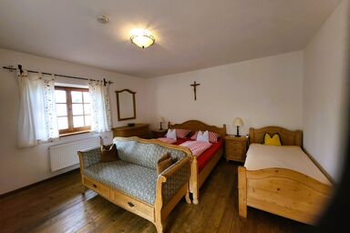 Haus Hörterer | Chiemgau Karte - Nr 1 Zimmer mit Etagendusche/WC, Balkon, ohne TV für 1-2 Personen