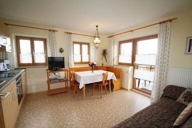 Wagnerhof - Ferienwohnung Staufen bis 4 Personen, 2 SZ, Balkon mit Bergblick, 50 qm