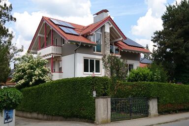 Haus Carina - Ferienwohnung Nr. 7, 38 qm Dachgeschoss, 1 separates Schlafzimmer