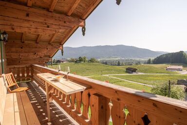 Ramslerhof - Chiemgau Karte - Ferienwohnung Gamsknogel, 70m², 2 separate Schlafzimmer, Balkon