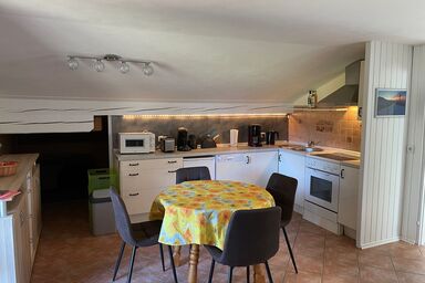 Ferienwohnung im Grünen - Geräumiges Domizil mit Bergblick