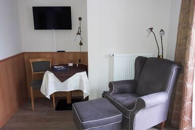 Pension Rottaler Bienenhof - Zweibettzimmer mit Balkon