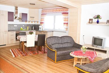 Ferienwohnung Ahne - Ferienwohnung (70 qm) mit Terrasse