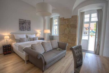 Ökonomiehof - Ferienwohnung Kloster Suite mit Regendusche und zwei Terrassen
