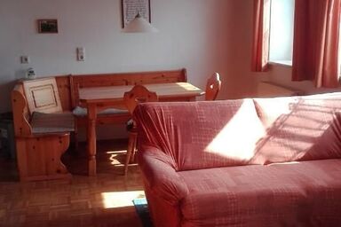 Ferienhof Jungkunz - Rollstuhlgeeignete Ferienwohnung mit Südterrasse und kostenfreiem WLAN