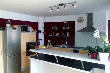 Fewo Floss - Freundliche Ferienwohnung mit großem Balkon