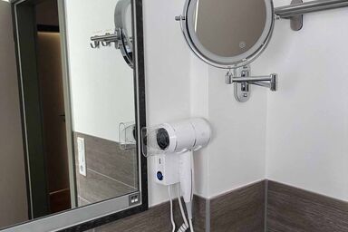 Anno Domini 1716 apARTments - The Chathedral