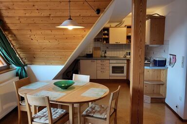 BiolandHof Röttenbacher - 2 Ferienwohnung Dachgeschoss mit überdachtem Südbalkon