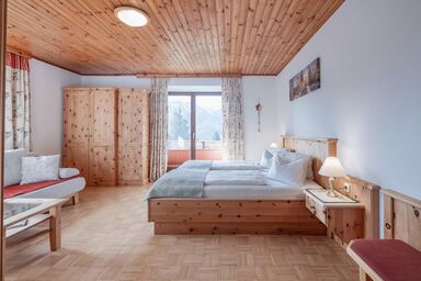 Bio-Bergbauernhof Weger, vlg. Rübenstöffl - Ferienwohung "Gailtalblick"