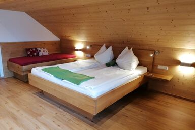 Ferienhof Rabenreith - Dreibettzimmer Adlerhorst