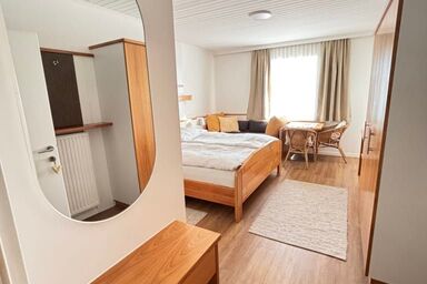 Kleinhofers Himbeernest - Zimmer 4/gelbes Herzerl