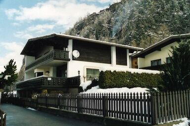 Gästehaus Scheiber - Doppelzimmer mit Dusche und Etagentoilette