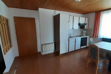 Ferienwohnung & Weingut Kroiss - Apartment/2 Schlafräume/Klima/Hinten