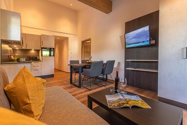 Tevini Boutique Suites by we rent - Designer Ferienwohnung mit Balkon & Küche - 4