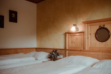 Pension Mühlbacherhof - Dreibettzimmer mit Dusche, WC