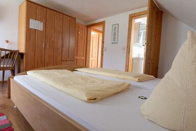 Steinbauer - Familienzimmer mit Dusche, WC