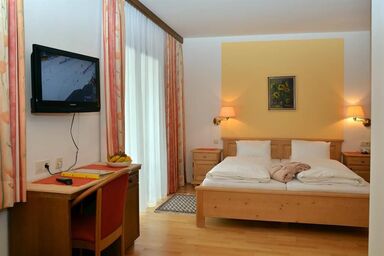 Hotel Rauscher & Paracelsus - Doppelzimmer mit Dusche, WC