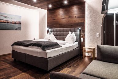 Landhotel DAS STOCKER - Familienzimmer Klassik mit Dusche, WC