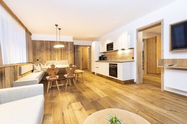 Central - Holiday Resort Flachau - Appartement B Deluxe (1-8 Personen/2 SZ, 2 Bäder)
