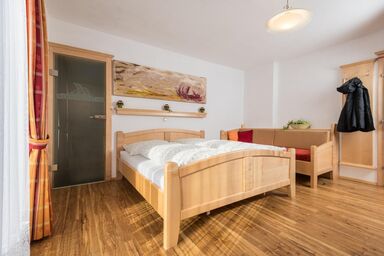 Urlaub am Bauernhof Hönigshof - Doppelzimmer Sonnenstrahl (1-2 Nächte NF)