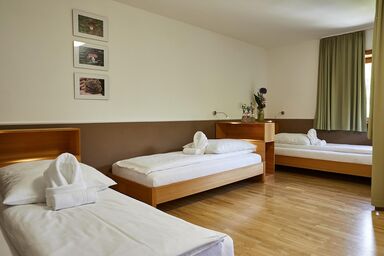 Forstliche Ausbildungsstätte Ossiach - Dreibettzimmer