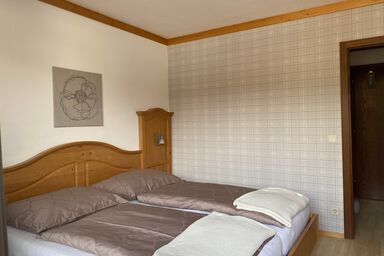 Pension Paulitsch - Dreibettzimmer mit Dusche, WC