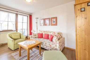 Lueg Naus - Ferienwohnung mit Bergblick, Sauna und Balkon