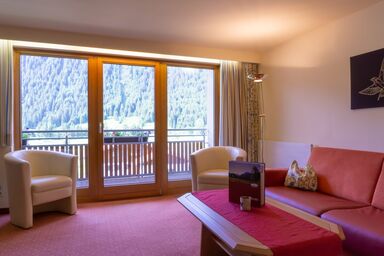 HAUS fern - Nr. 13 Feuerlilie