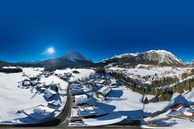 Moderne, schöne Ferienwohnung mit Südostbalkon