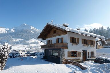 Ferienhaus in Oberndorf In Tirol mit Grill, Garten und Terrasse