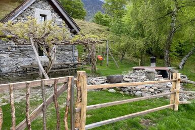 Typisches Tessiner Landleben im Centovalli