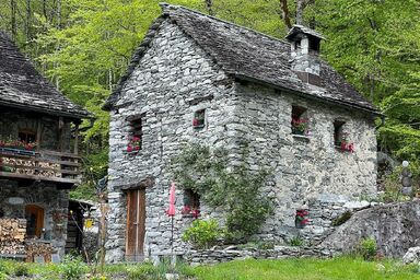 Stilvolles Rustico in traumhafter Naturlandschaft