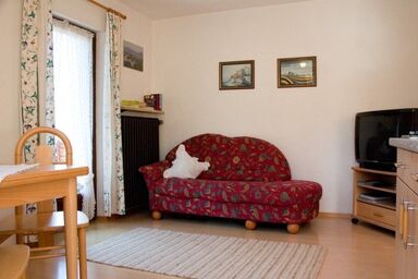 Haus Steinbrecher - Ferienwohnung 75 qm, 1 - 2 Schlafzimmer, Balkon, 3 Sterne, 4 Pers.