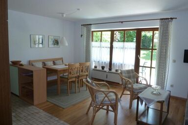 Ferienwohnanlage Hochgern - Ferienwohnung Nr. 08, 50 m², 1-4 Personen, 1 sep. Schlafzimmer, Terrasse, WLAN