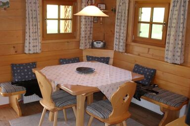 Dammerer Hof inkl. Chiemgaukarte - Ferienhäuschen 30qm, Terrasse, Küche, 1 Wohn- Schlafzimmer, max 2 P. WLAN