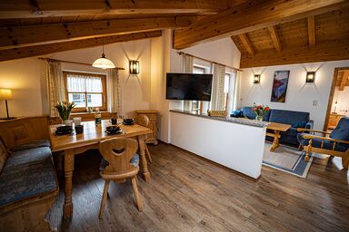 Gästehaus Almblick - Ferienwohnung 2, 2 Personen, Balkon, 50 qm, 1 Schlafzimmer